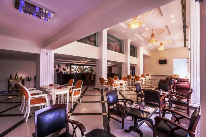 HOTEL LE ROYAL PARK